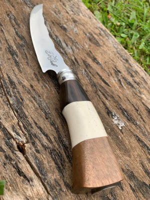 FACA ARTESANAL CURVADA INOX CABO DE OSSO MADEIRA E CHIFRE