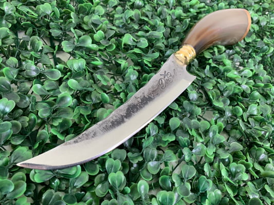 FACA ARTESANAL CURVADA PARA CHURRASCO CABO DE CHIFRE CURVO