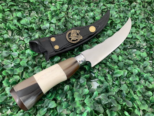 FACA ARTESANAL CURVADA PARA CHURRASCO CABO DE OSSO E CHIFRE