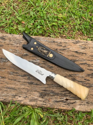 FACA ARTESANAL PERSONALIZADA PARA CHURRASCO CABO DE OSSO TORNEADO