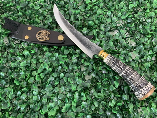 FACA ARTESANAL CURVADA DE DISCO 7 POLEGADAS CABO DE RABO DE TATU (sintético)