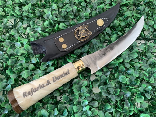 FACA ARTESANAL CURVADA PERSONALIZADA PARA CHURRASCO CABO DE OSSO