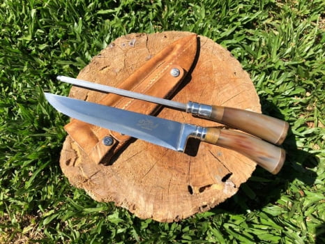 KIT CHURRASCO FACA E CHAIRA 10 POLEGADAS CABO DE CHIFRE