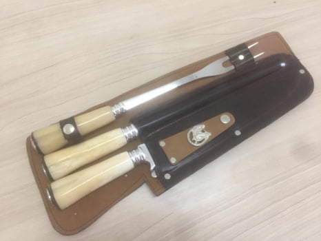 KIT CHURRASCO FACA CHAIRA E GARFO 10 POLEGADAS CABO DE OSSO