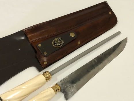 KIT CHURRASCO FACA E CHAIRA 10 POLEGADAS CABO DE OSSO TORNEADO