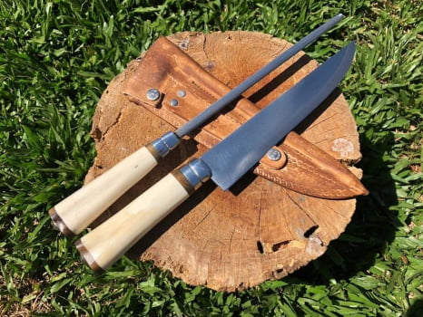 KIT CHURRASCO FACA E CHAIRA 10 POLEGADAS CABO DE OSSO