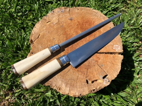 KIT CHURRASCO FACA E CHAIRA 10 POLEGADAS CABO DE OSSO