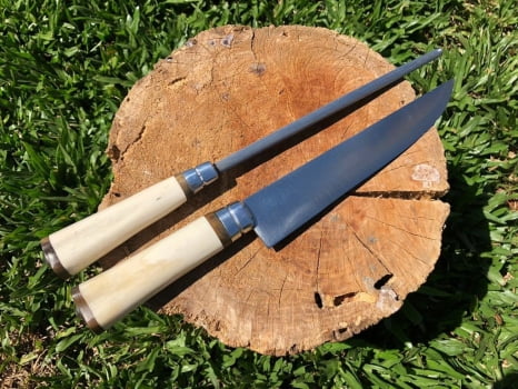 CONJUNTO FACA E CHAIRA PARA BRINDE CABO DE OSSO